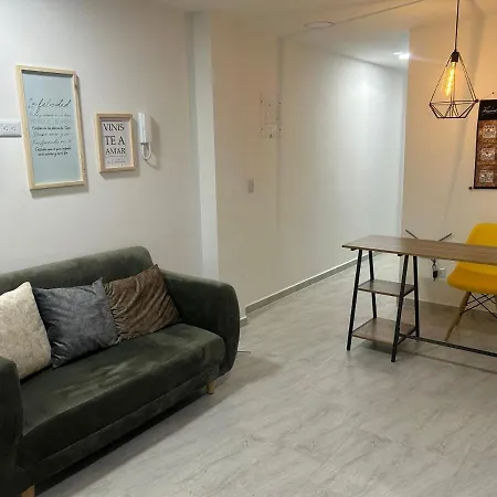 Medellin, Elegante Y Central Apartamento